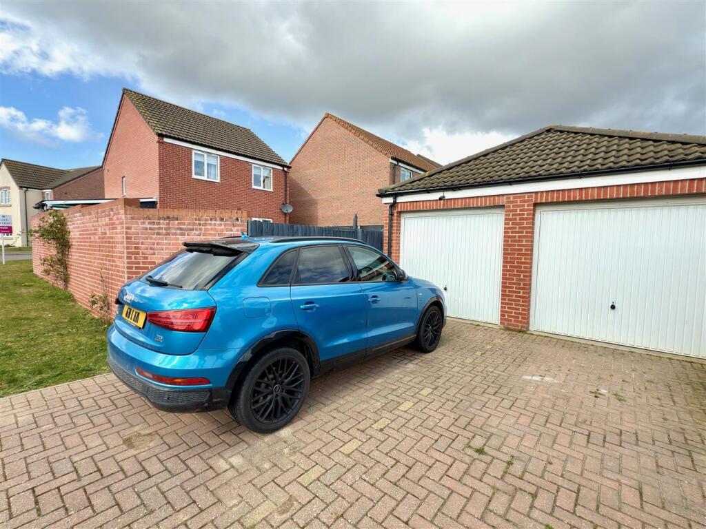 GARAGE AND DRIVE.jpg