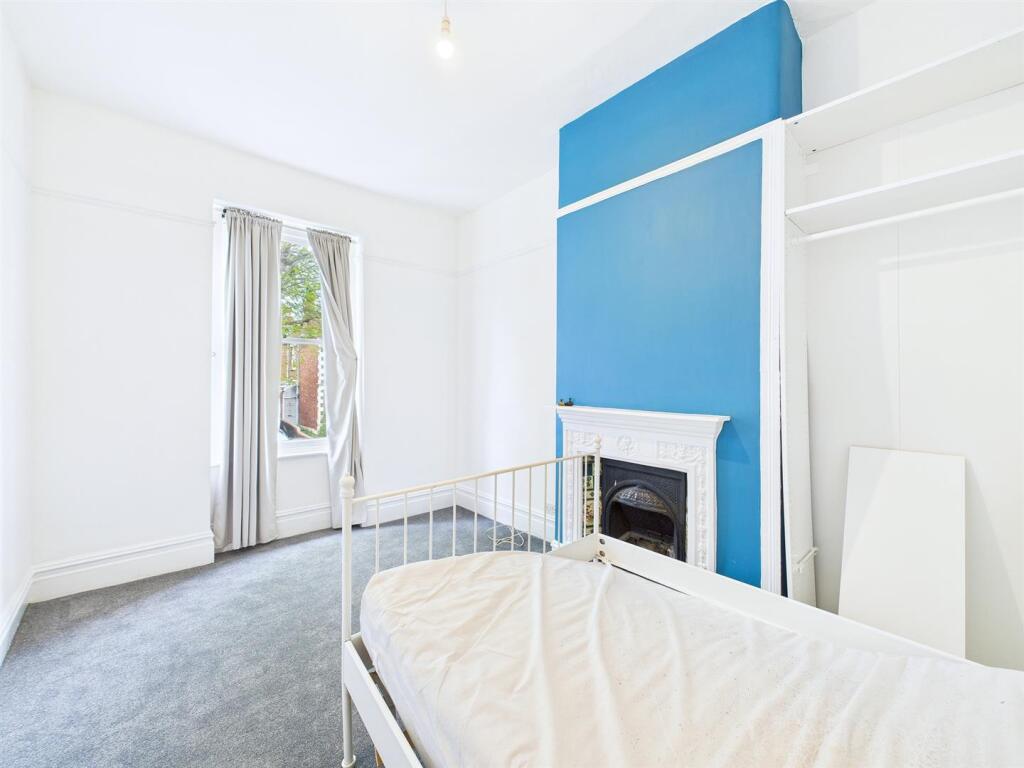 9 - Period 9 Bedroom HMO.jpg