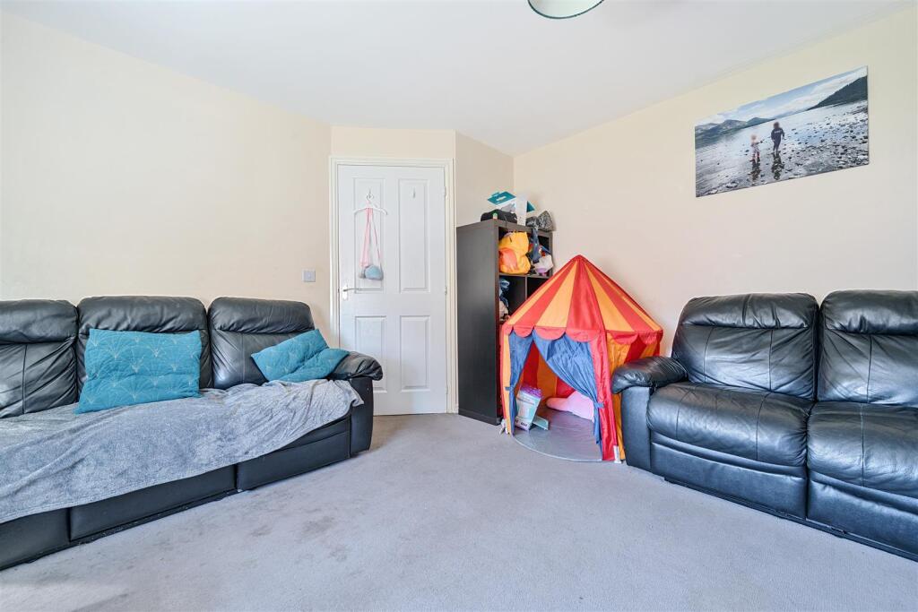 1ST FLOOR LOUNGE