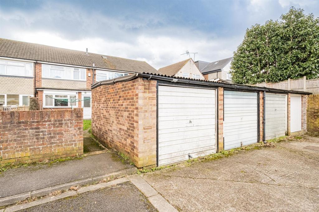 Detached Garage