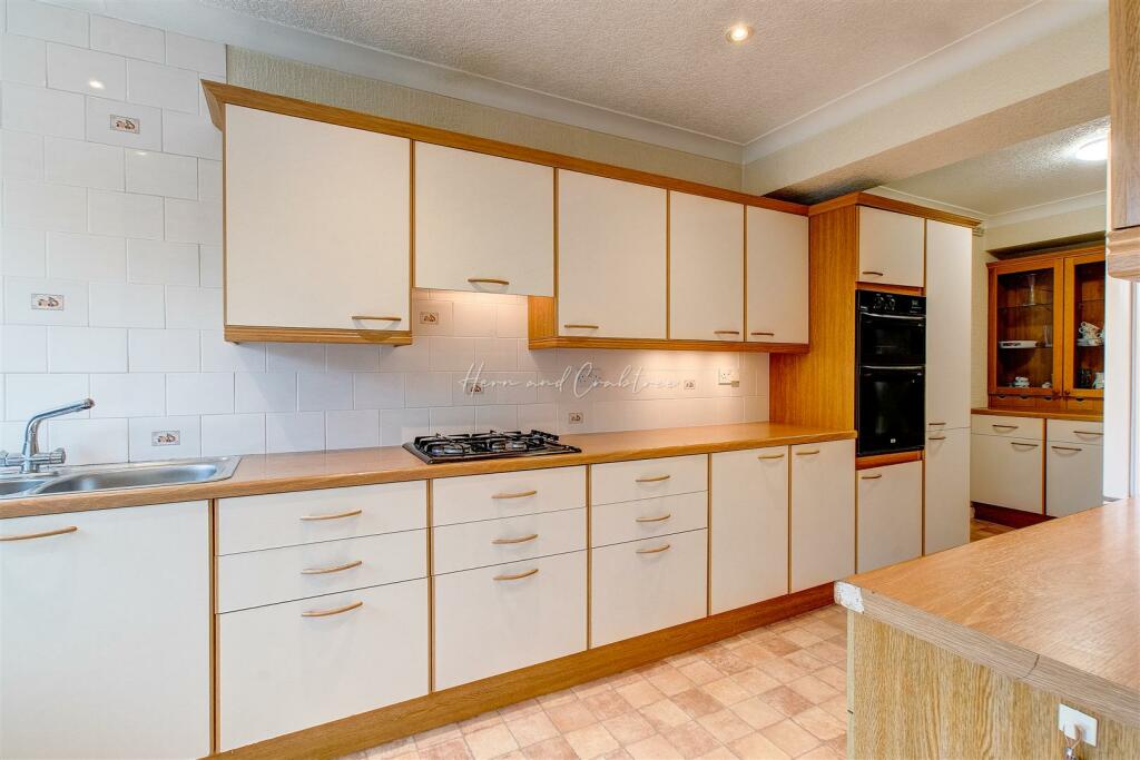 Maes Y Coed Road, Heath, HernCrabtree (12).jpg