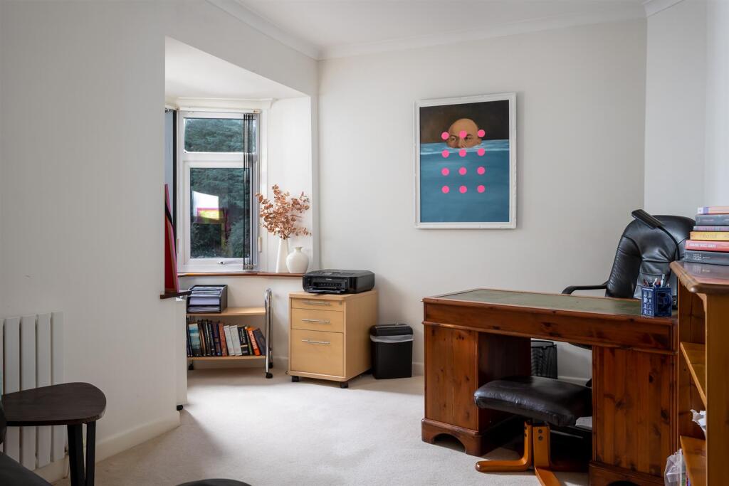 39 - Mead Lodge - GL53 8EX - Web.jpg