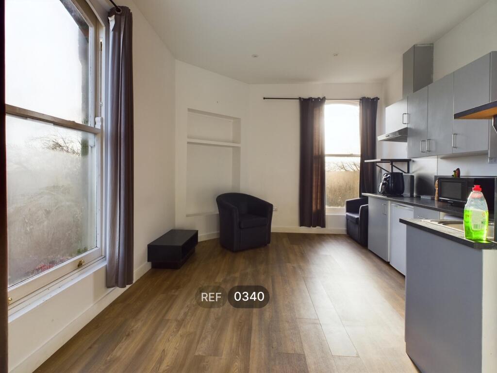 Kitchen &amp; Living area