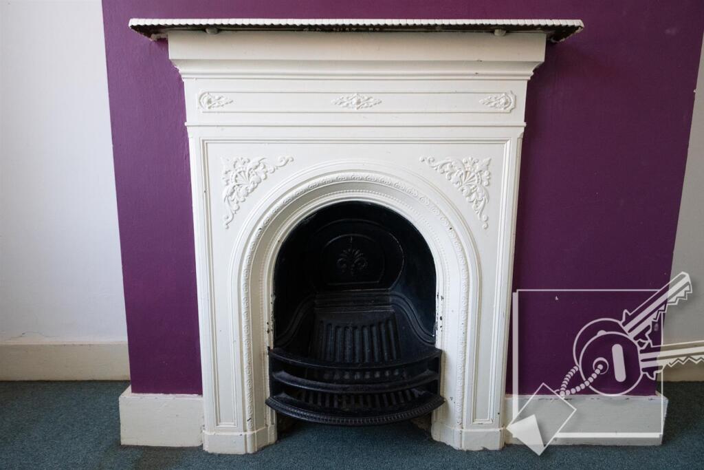 Feature Fire -Bedroom 1