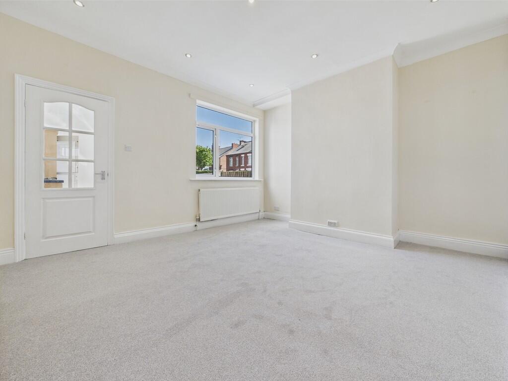 CAM04273G0-PR0126...