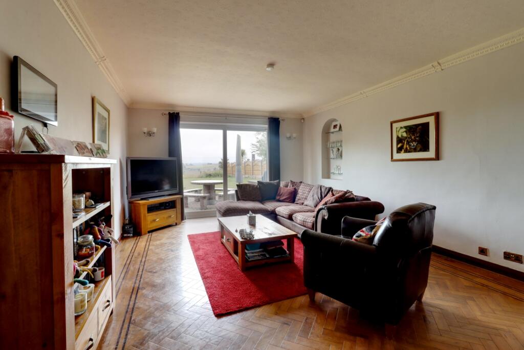 17. family room 2