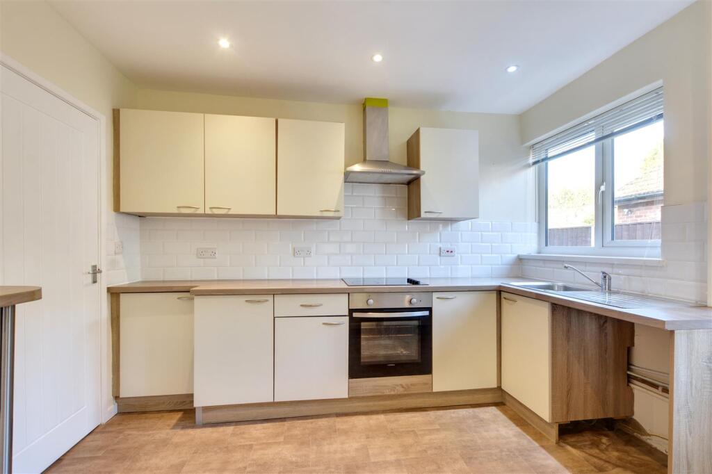 Kitchen_2.jpeg
