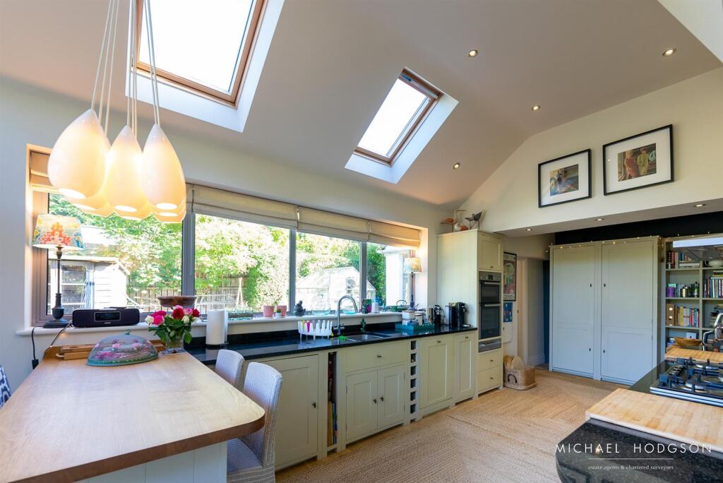 21, Laburnum Grove-28.jpg