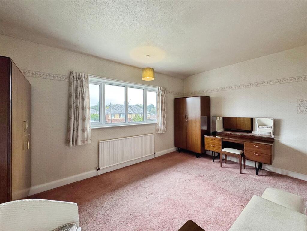 d3ee330c--4290-94C0-45E2252FC2AA-39662-000017EDFCE