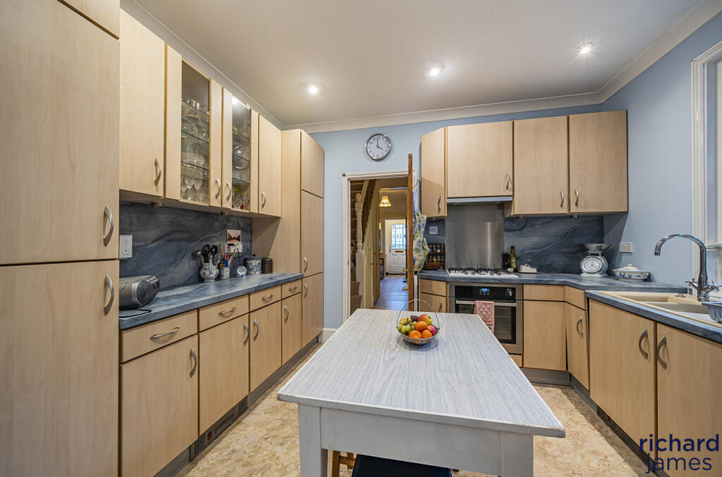 f5f92e57-647b-4f9...