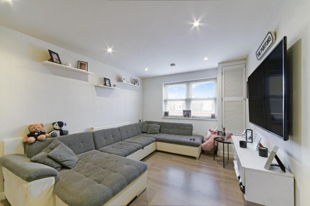 ST MARK&#39;S COURT (9).jpg