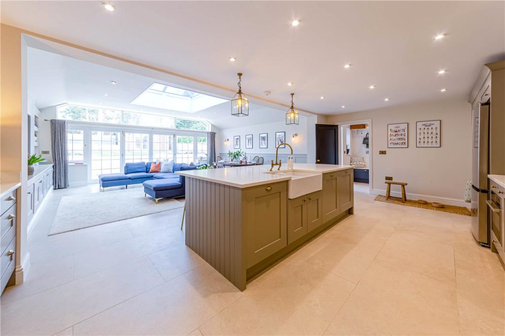Kitchen/Family/Diner
