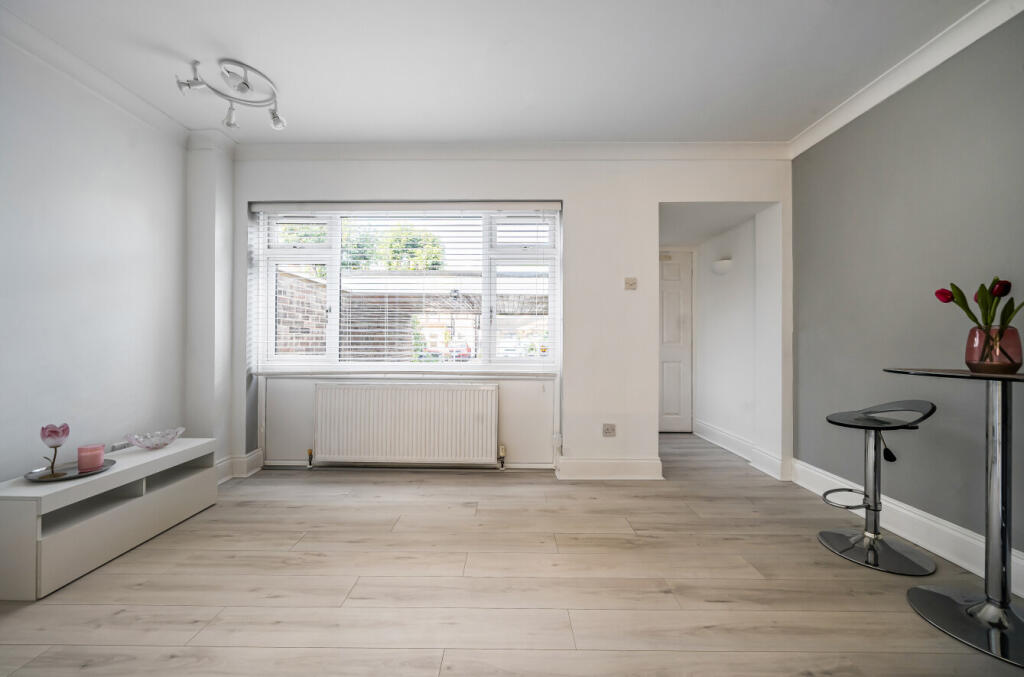 1319470-11-686eb9...