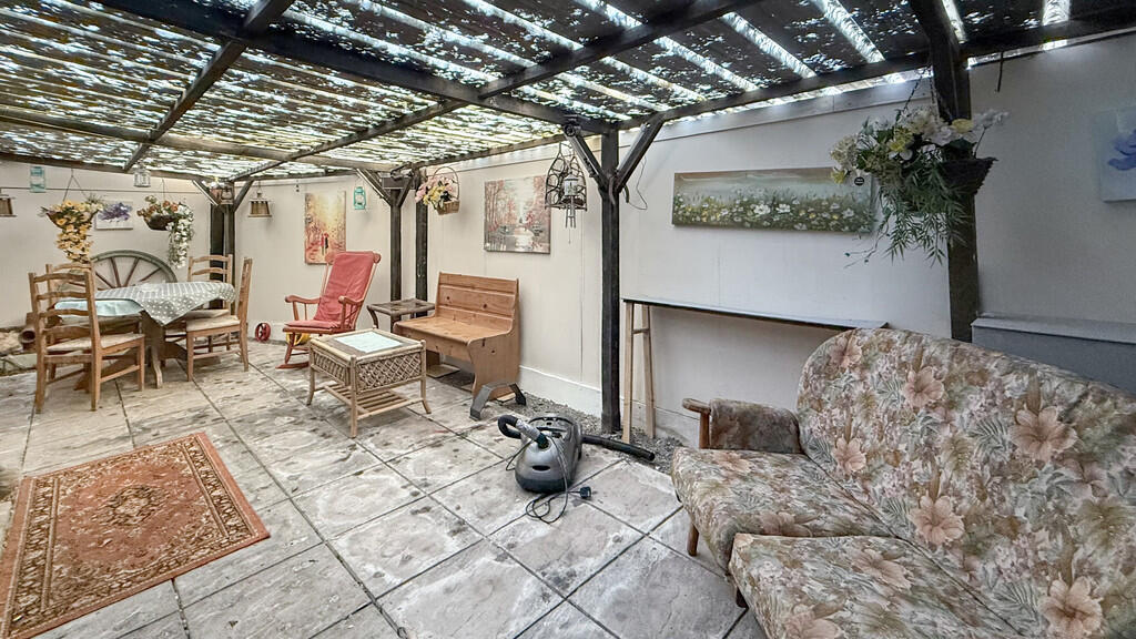 Lean-to