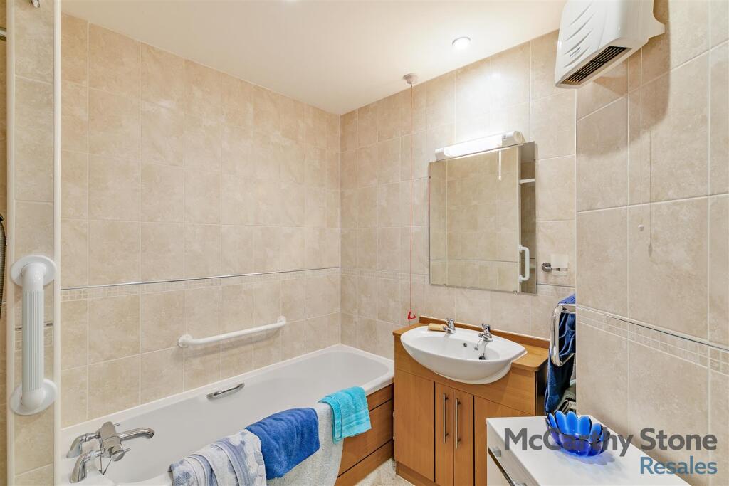 8659918-interior04.jpg