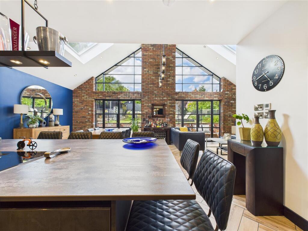 CAM02739G0-PR0244-STILL044 -  WEBSITE.jpg