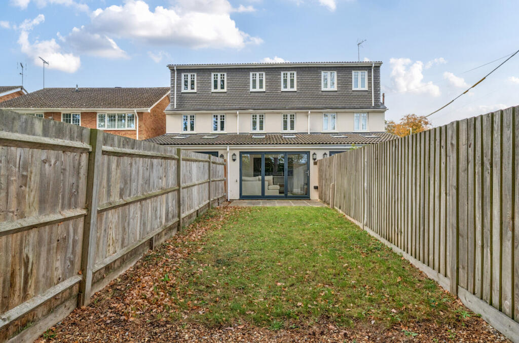 1372368-10-6900d1...