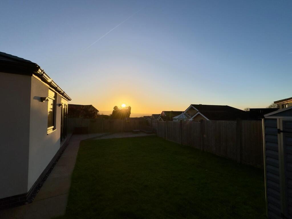 Garden 5 Photo, Clockhouse Grove, Burnley, 5 Bedro