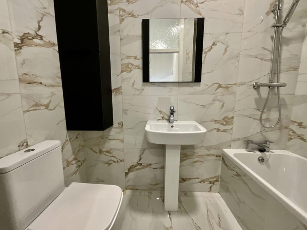 56AA27B2-4A05-4F46-BCBA-E31760685688