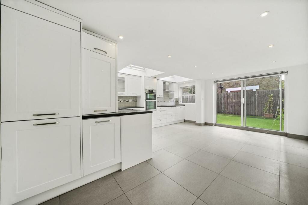 30 Deodar Road - Ma629jM6EL7wQKDjHJVm.jpg