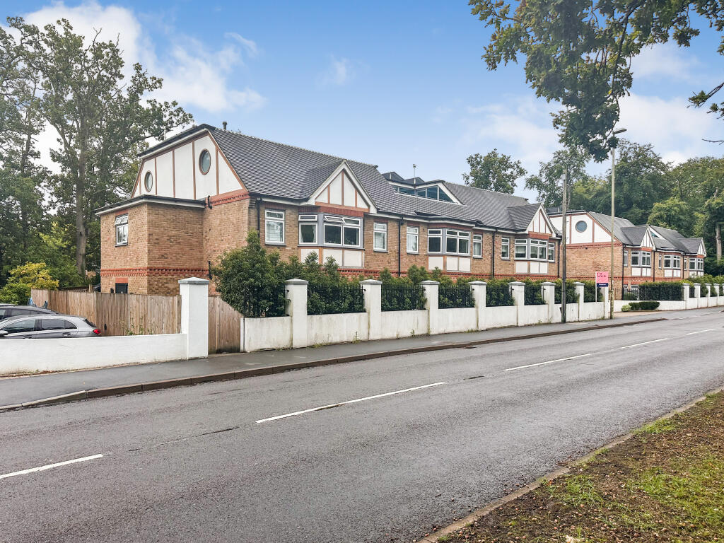 16 Fairway Heights, Minley Road, Fleet, Hants, GU51 2RB