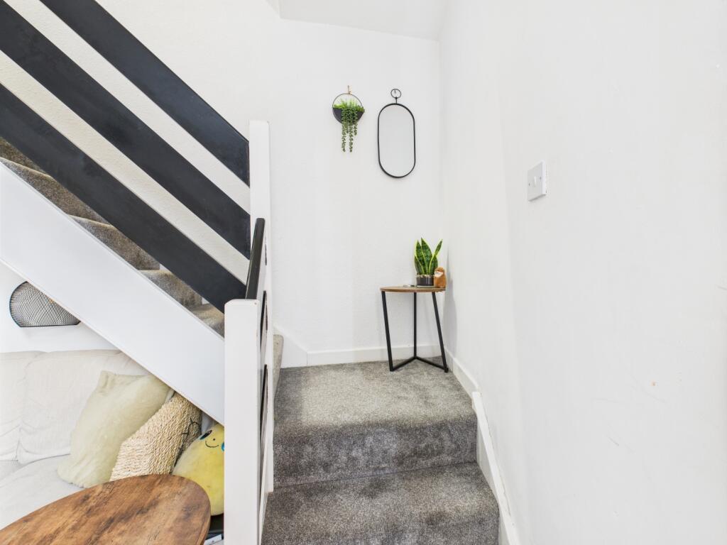 CAM03729G0-PR0076-STILL010