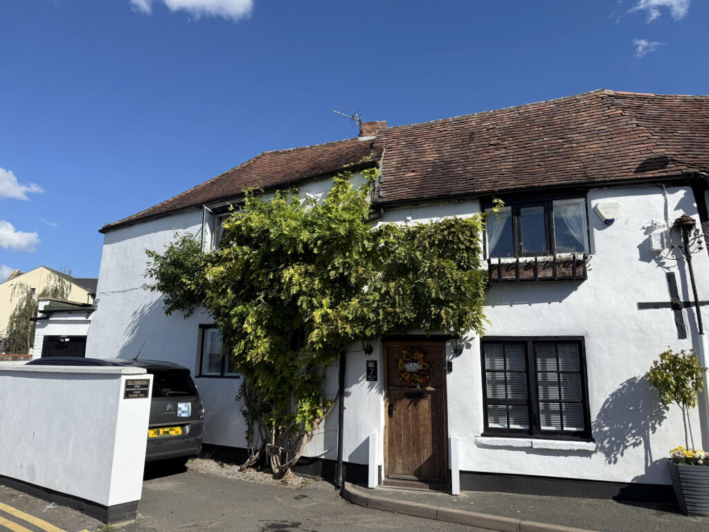 3 Bedroom  Cottage for Sale