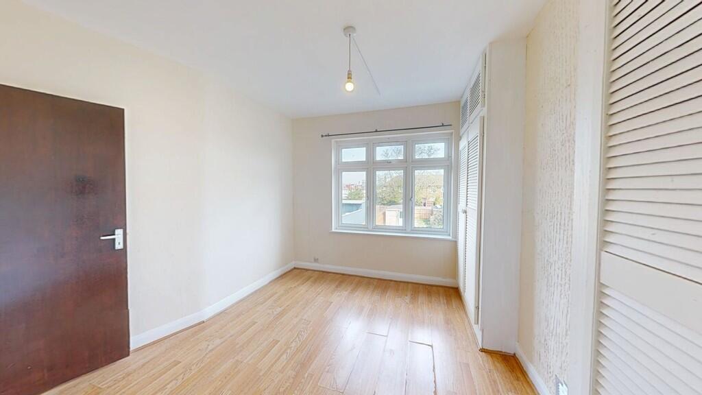 8-Rowan-Crescent-...