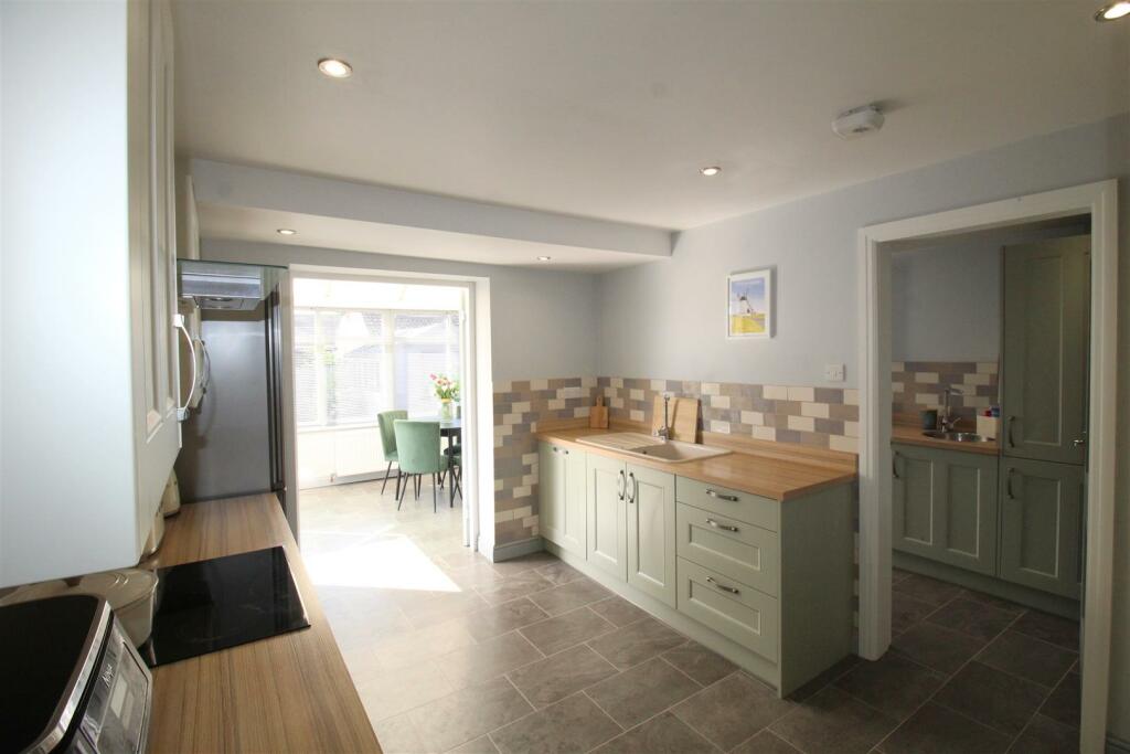 Marquis Drive, 10 Kitchen two.JPG