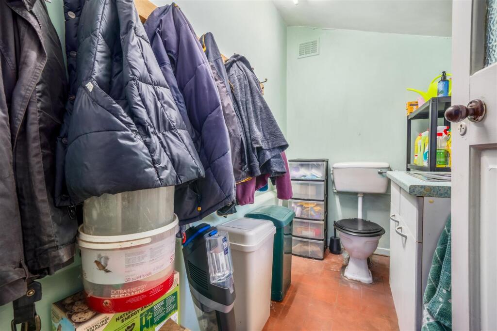 Hall Farm Alfreton-16.jpg