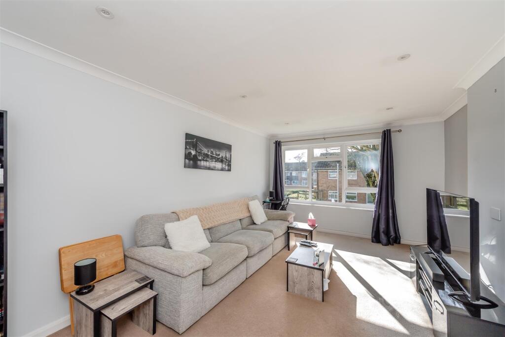 8637678-interior07.jpg