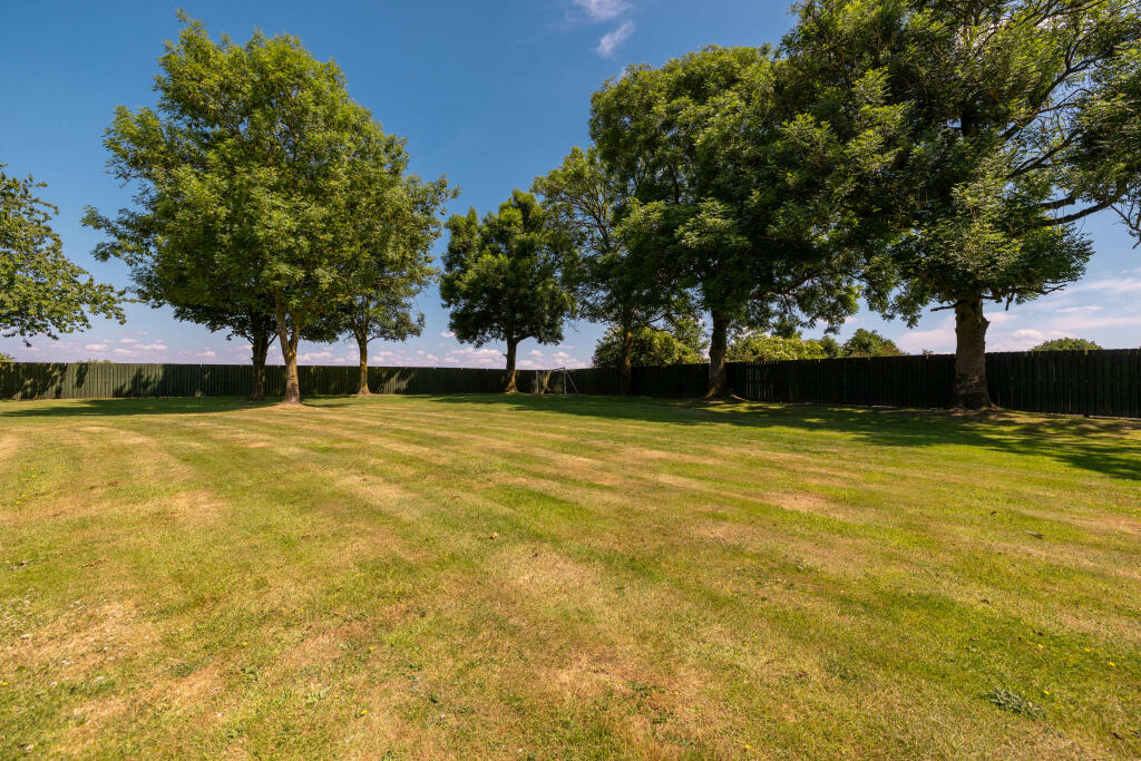 20230615-1350_Highfields Farm, Moss Hall Road, OL1