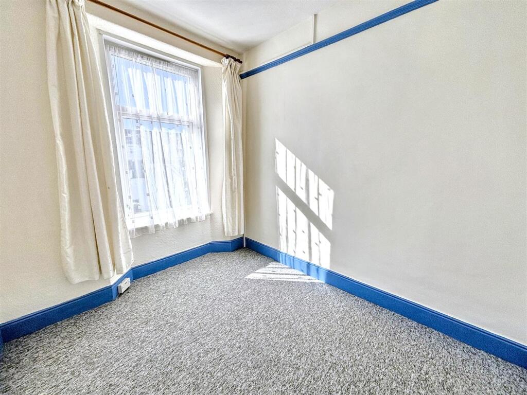 Bedroom 4.jpeg