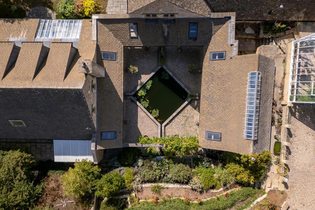 88 - High Barn - GL6 0QA - Web.jpg