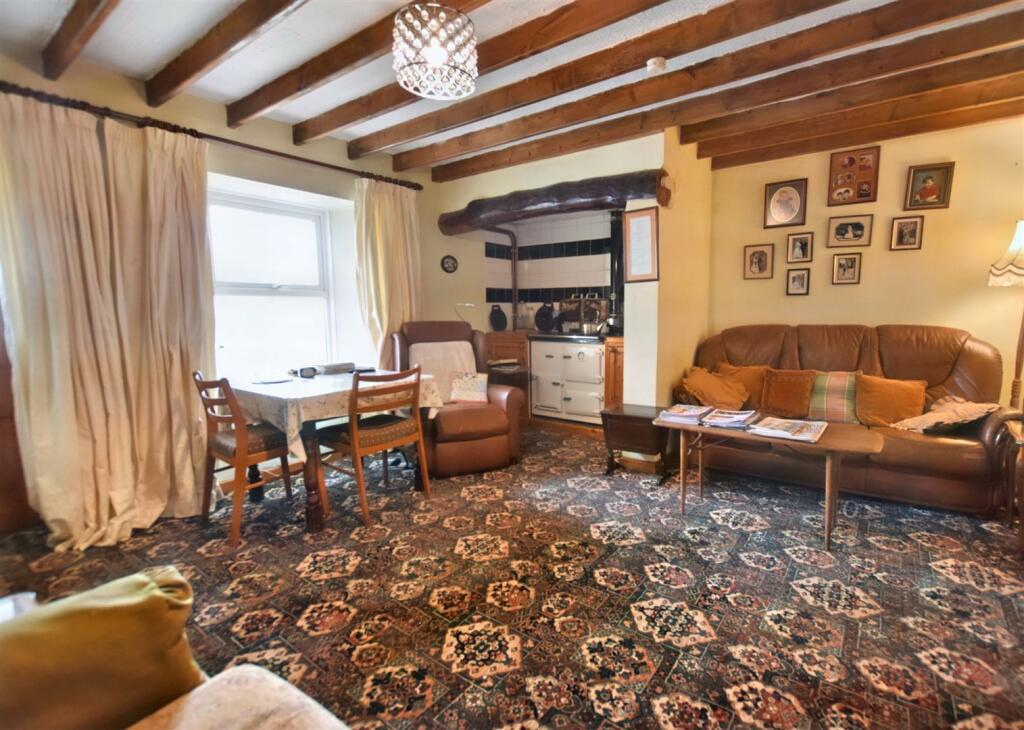 Living Room / Dining Rm