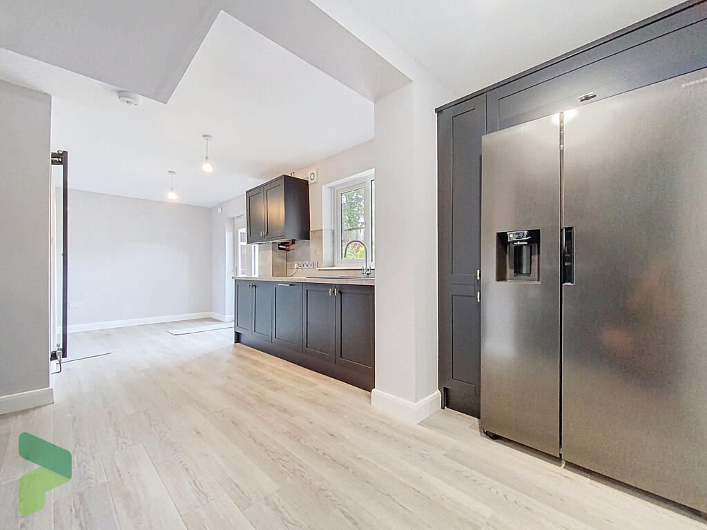 Fully Fitted Dini...