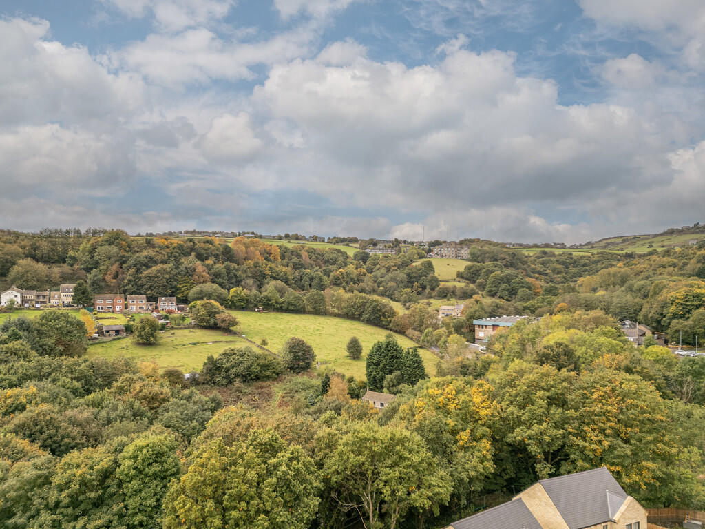 Hillcrest View (3...