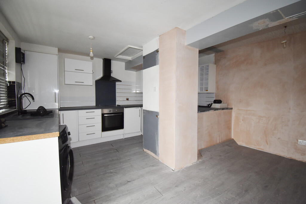 DSC_0005 Kitchen ...