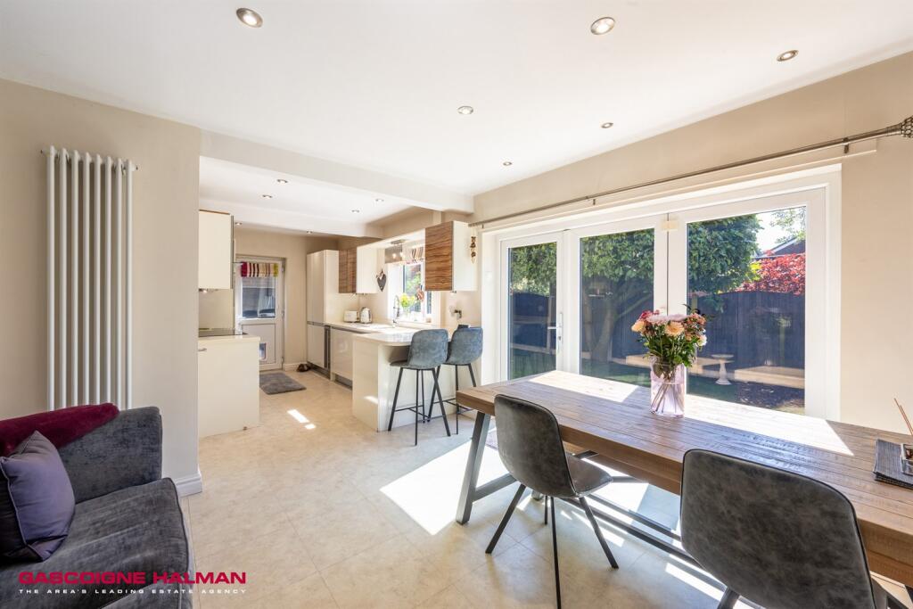 Kitchen Family Room