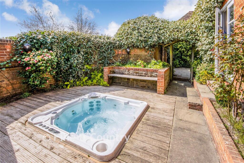 External Hot Tub