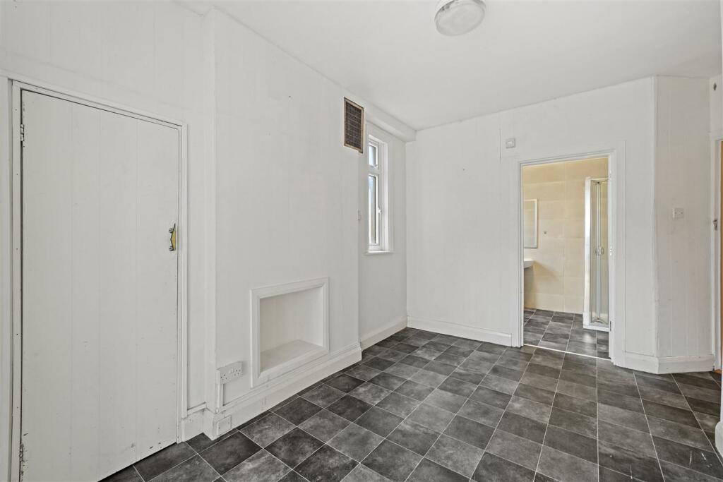 216 Watford Road - 8fMVPj0Pd6qqPTkfLvr1.jpg