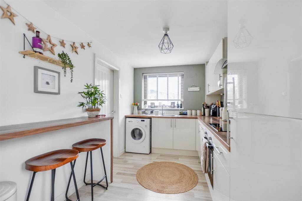 Kitchen_2.jpeg