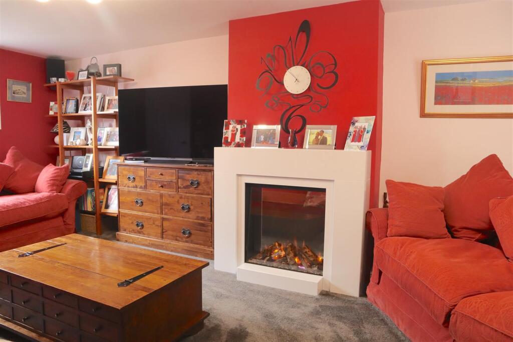 Living Room showing the beautiful electric flame e