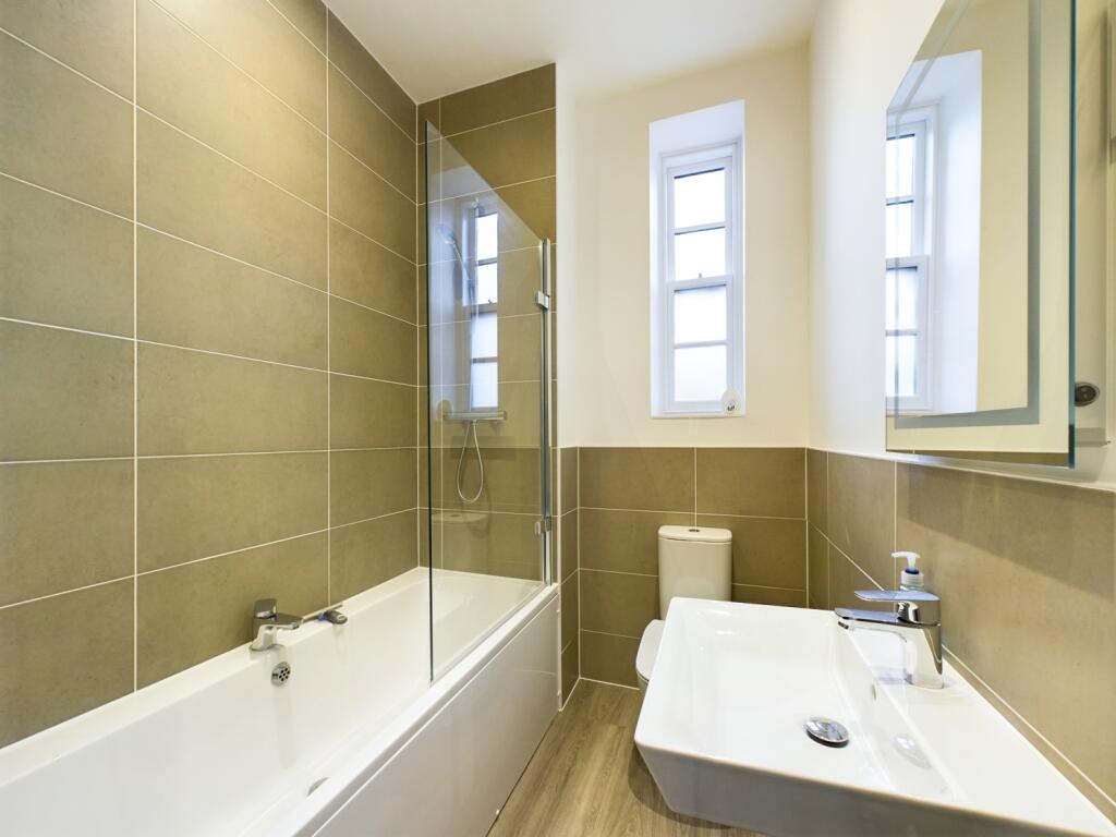 CAM03624G0-PR0103-STILL012