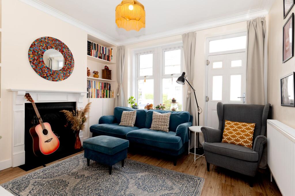 KITCHEN/DINER AND LIVING ROOM