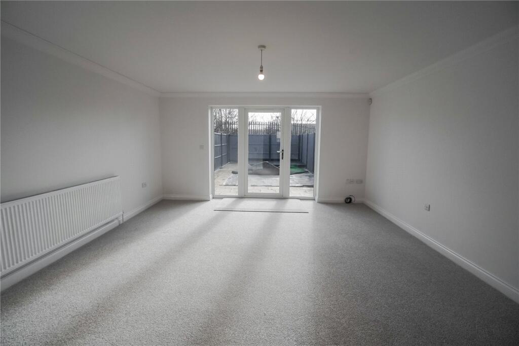 Living Room (2)