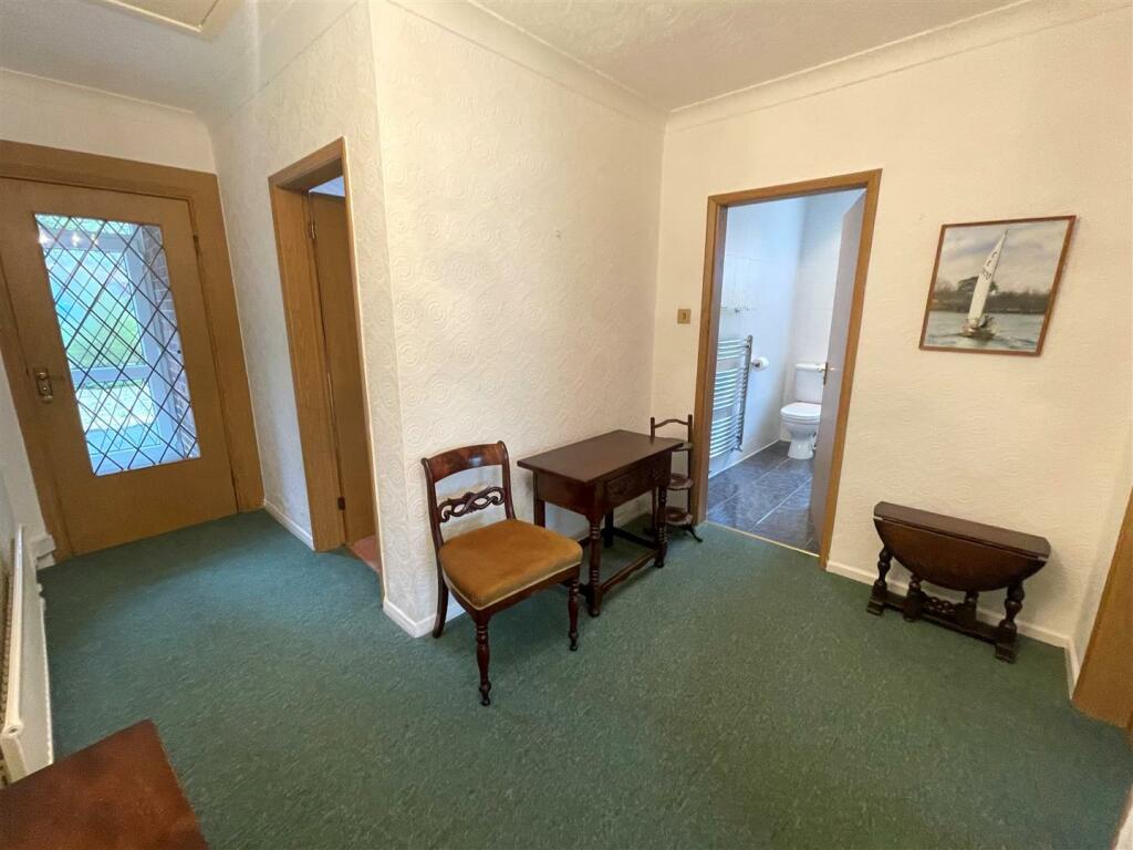HALLWAY.jpg
