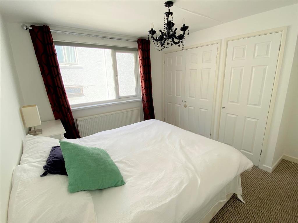 7 Riverside Court Bedroom 1