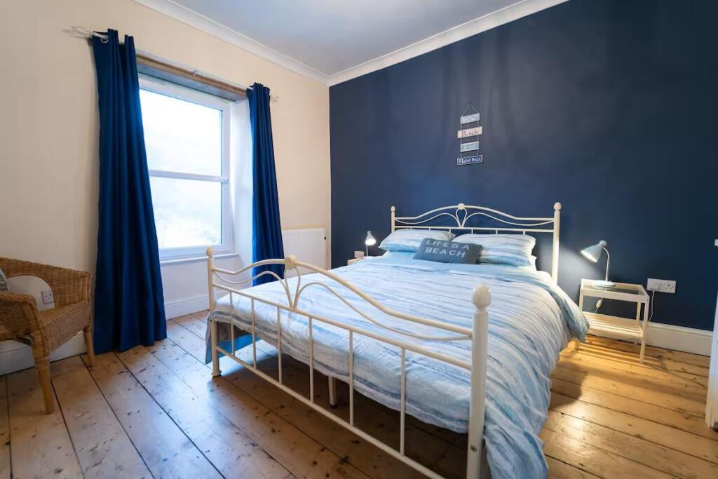 Rivermead - Bedroom 1 1.jpg