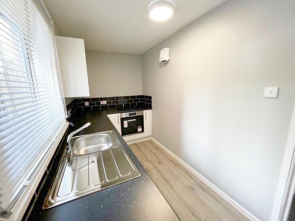 Kitchen (2).jpg